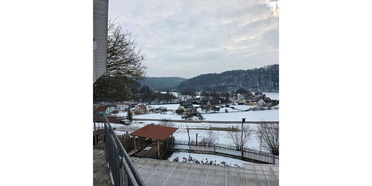 Dachgeschoßwohnung Nittendorf - 3.5 Zimmer, 94 m&sup2;, 1.150&euro; | Angebot:25149755