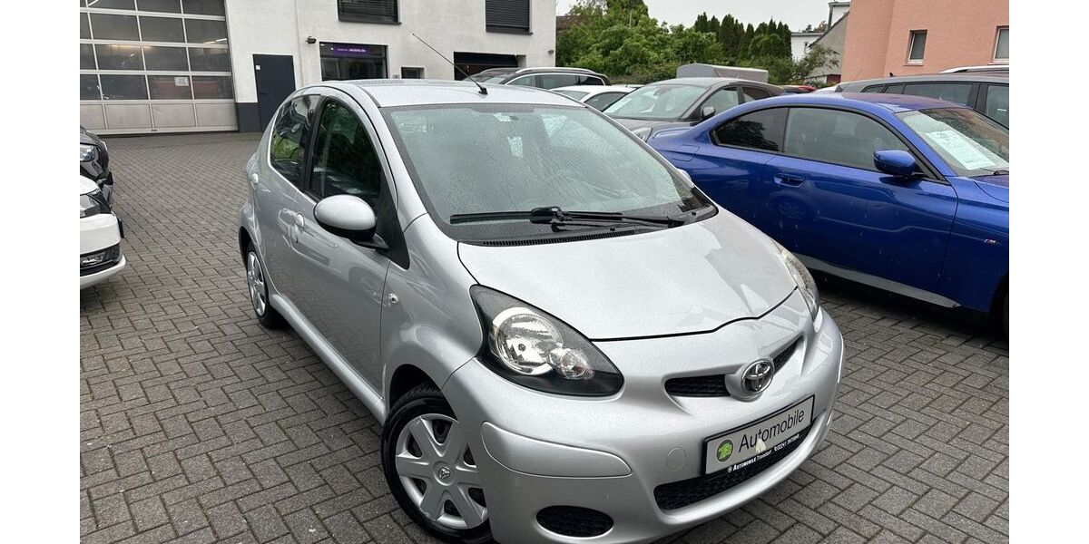 Toyota Aygo (X) 76.460 km 3.999 &euro; Troisdorf 53840