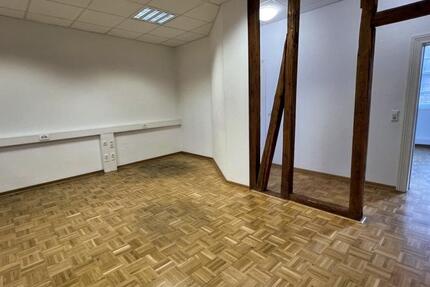 Zur Miete: Bürofläche Gewerbefläche in bester Innenstadtlage von Duderstadt zimmer