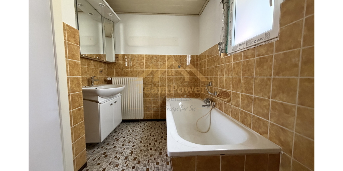 Handwerkerschnäppchen mit neuer Heizung und Fenstern - Einfamilienhaus Kellinghusen | Angebot:26564769