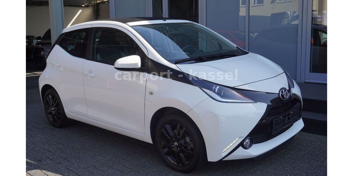 Toyota Aygo (X) 26.100 km 9.990 &euro; Kassel 34123