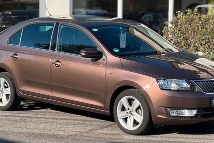 Skoda Rapid 79.000 km 14.100 &euro; Weißkeißel 02957