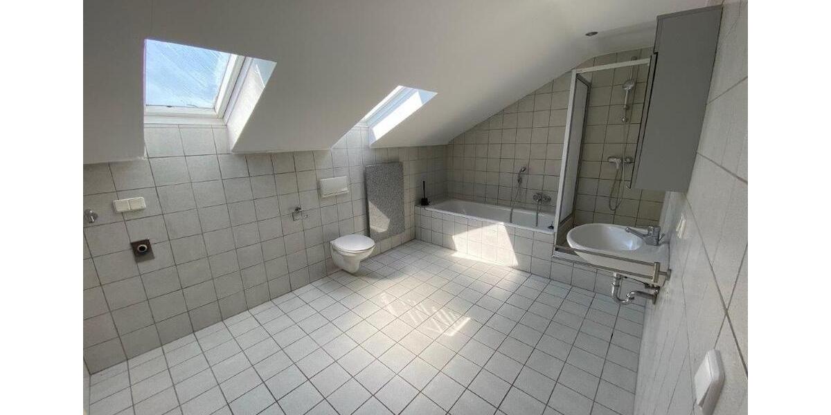 Dachgeschoßwohnung Mörlenbach - 2 Zimmer, 70 m&sup2;, 640&euro; | Angebot:25902133