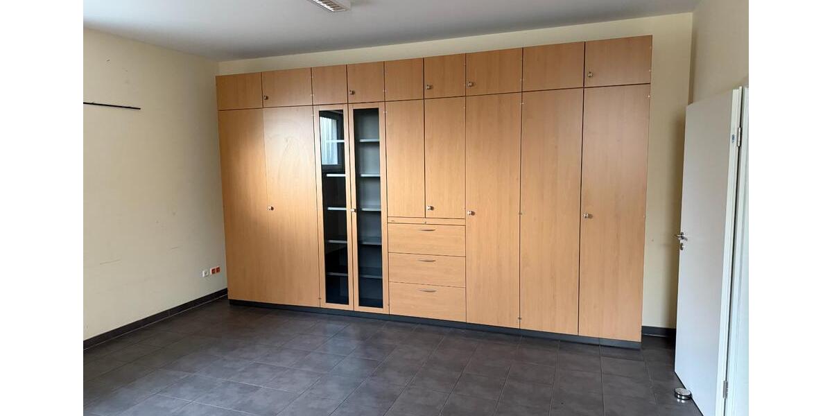 Einfamilienhaus Wettin-Löbejün Löbejün - 7 Zimmer, 250 m&sup2;, 8&euro; | Angebot:24728879