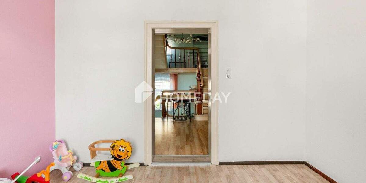 Einfamilienhaus Landsberg Oppin - 8 Zimmer, 240 m&sup2;, 218.000&euro; | Angebot:25212874