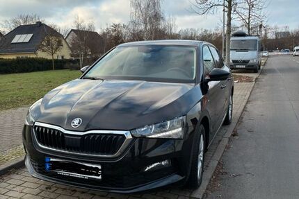Skoda Scala 81.000 km 14.500 &euro; Berlin 10247
