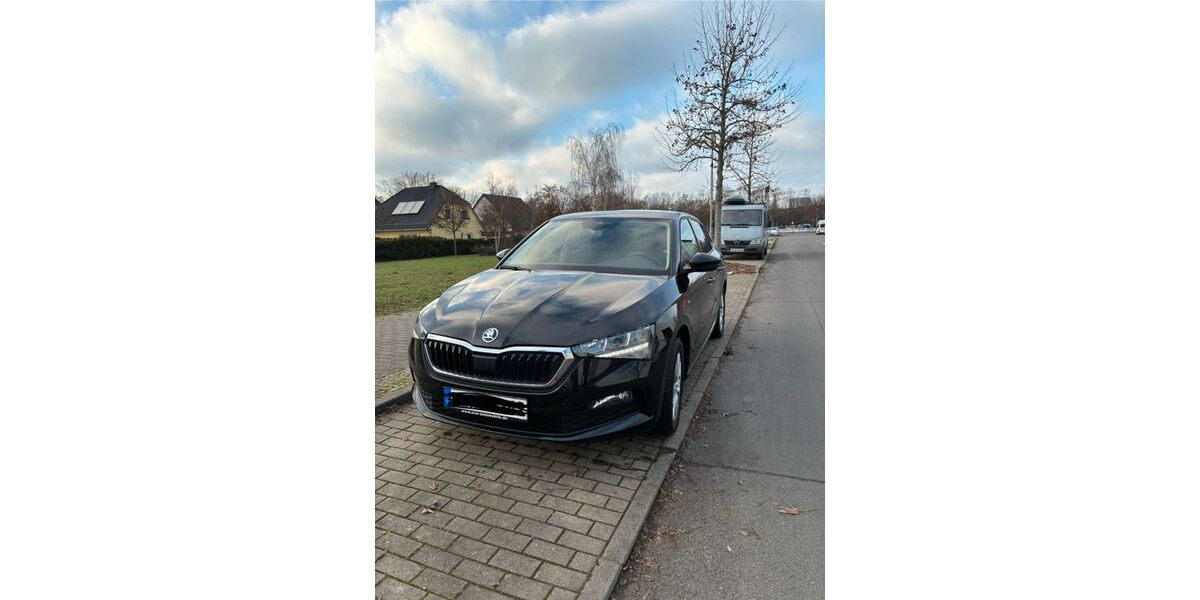 Skoda Scala 81.000 km 14.500 &euro; Berlin 10247
