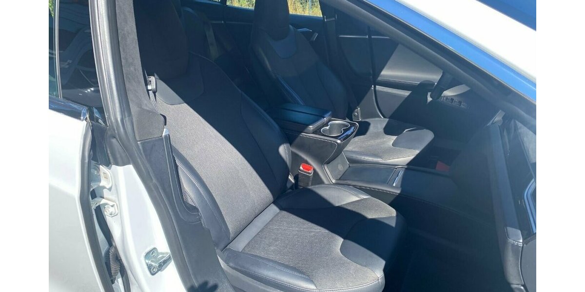 Tesla Model S 75 FreeSupercharger*CCS Adapter*Sitzh.*Aut 99.890 km 39.990 &euro; Rudolstadt 07407