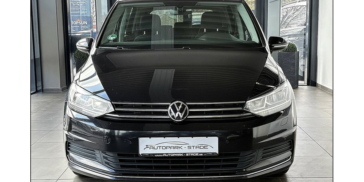 VW Touran 2.0 TDI DSG LED 7 Sitzer ACC Ass 125.000 km 23.390 &euro; Stade 21682