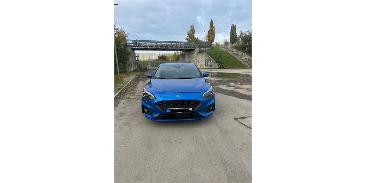 Ford Focus 61.000 km 17.000 &euro; Bremen 28309