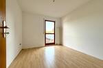 Komfortables Wohnen für jede Lebensphase - Helle Erdgeschoßwohnung mit Loggia und Einbauküche