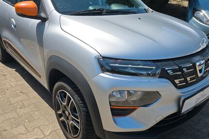 Dacia Spring 17.772 km 10.990 &euro; Neubrandenburg 17036