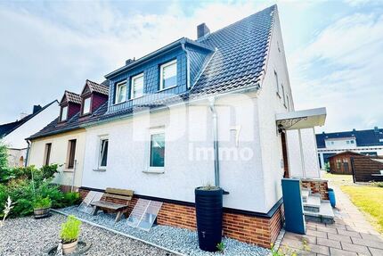 Modernisierte Doppelhaushälfte mit großem Grundstück und vielen Extras - Haus Lohfelden | Angebot:27092543