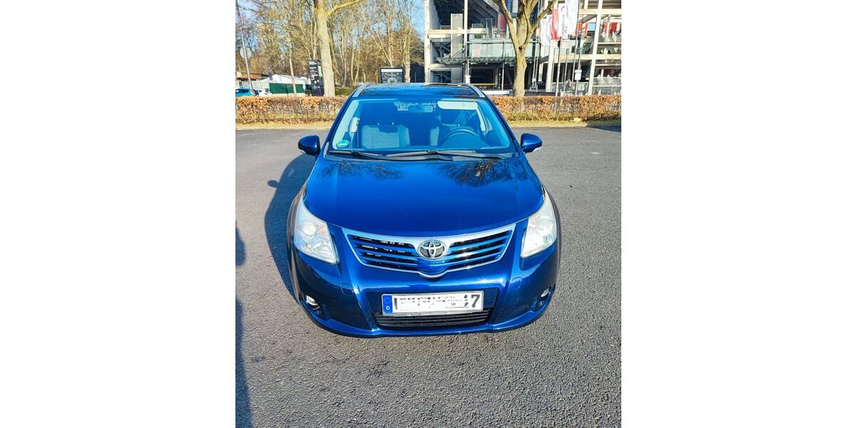 Toyota Avensis 164.600 km 6.900 &euro; Köln 50933