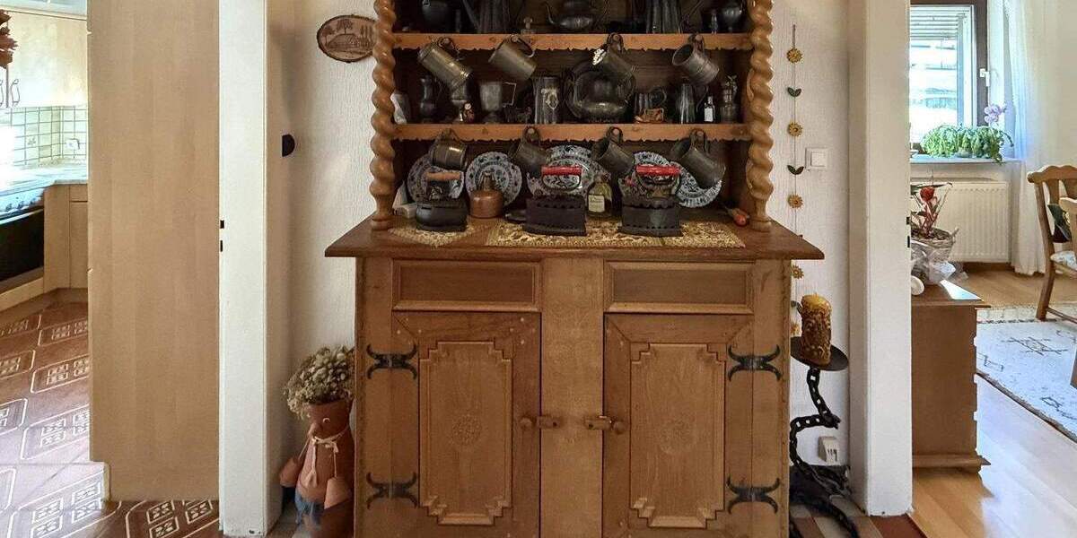 Zweifamilienhaus mit Gewerbe 5 zimmer