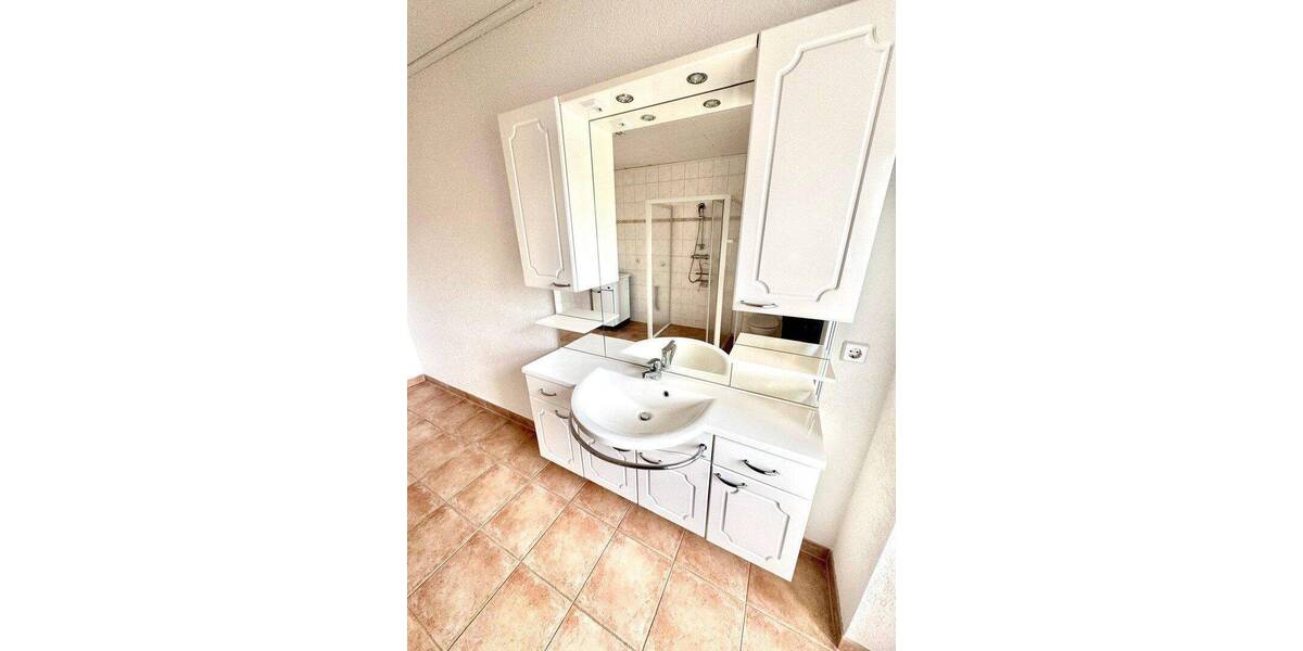 Etagenwohnung Aue - 2 Zimmer, 70 m&sup2;, 395&euro; | Angebot:26800585