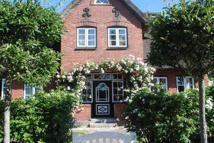 Haus Nieblum - 6 Zimmer, 240 m&sup2;, 2.900.000&euro; | Angebot:26555229