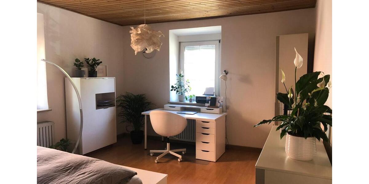 Erdgeschoßwohnung Augsburg Pfersee - 3 Zimmer, 80 m&sup2;, 1.650&euro; | Angebot:24802550