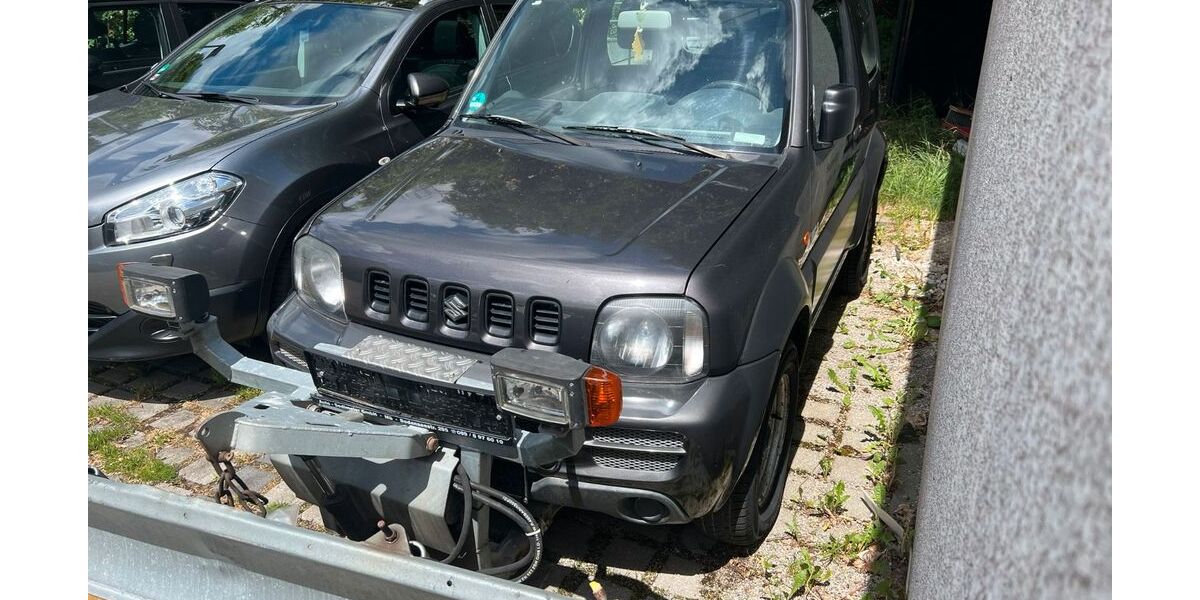 Suzuki Jimny 127.200 km 7.500 &euro; München 81549