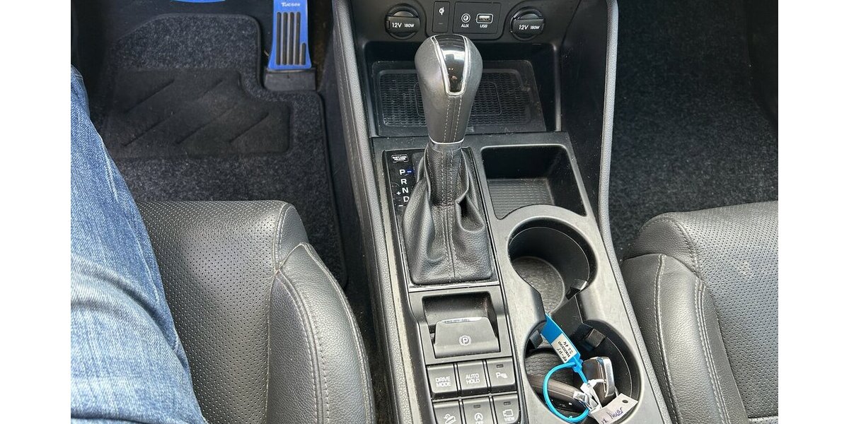 Hyundai Tucson Premium Mild-Hybrid 2.0 CRDI 4WD Aut.AHK 191.900 km 15.900 &euro; Altdorf 84032