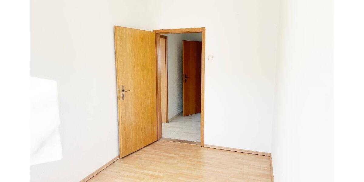 Etagenwohnung Zeithain - 3 Zimmer, 57 m&sup2;, 30.000&euro; | Angebot:25692162