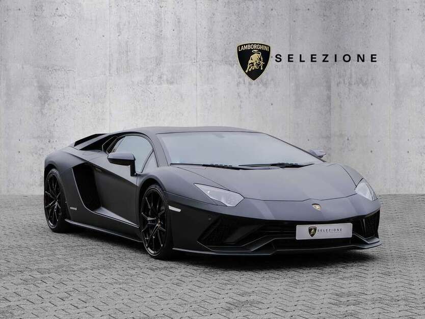 Lamborghini Aventador 8.040 km 449.900 € Düsseldorf 40476