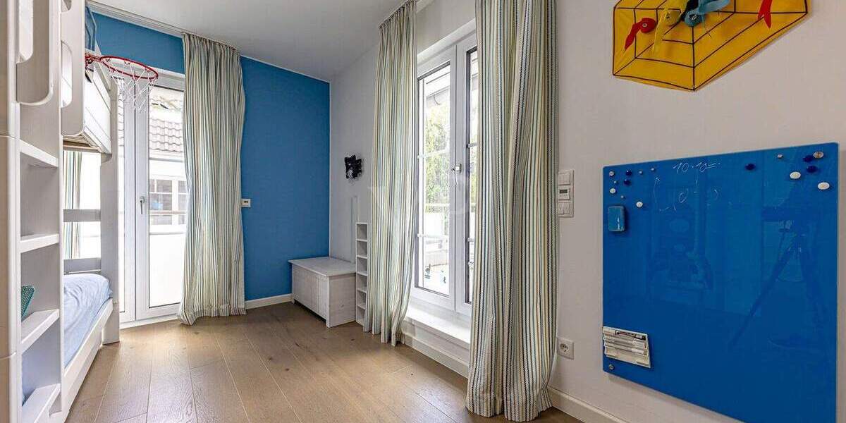 Eleganz trifft Nachhaltigkeit: Teil­möblierte Doppelhaushälfte mit Premiumausstattung zu vermieten 6 zimmer