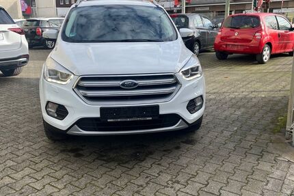 Ford Kuga 102.000 km 7.900 € Duisburg 47057