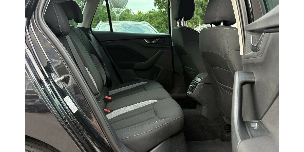 Skoda Kamiq Selection KAMERA/CARPLAY/DAB/DSG/KEYLESS 12.696 km 22.900 &euro; Villingen-Schwenningen 78054