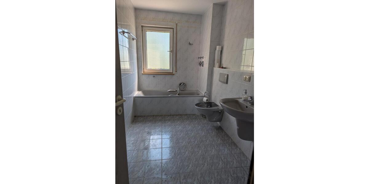 Etagenwohnung Schwandorf - 3 Zimmer, 78 m&sup2;, 670&euro; | Angebot:26698823