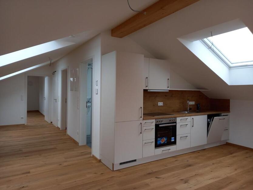 Neubau Dachgeschoss Wohnung in Dingolfing zu vermieten.