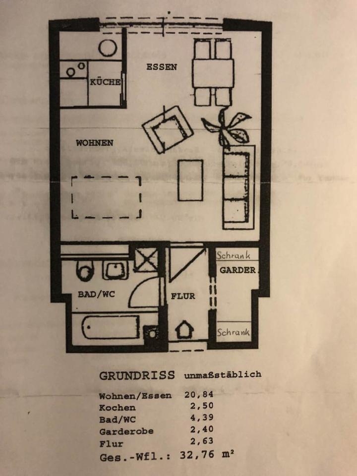 Sehr Schöne 1 Zimmer DG Wohnung mit begehbarem Dachboden