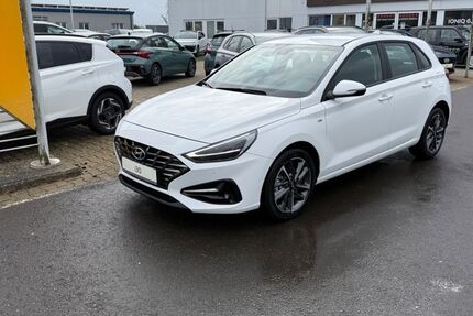 Hyundai i30 2.500 km 26.900 &euro; Laufeld 54533