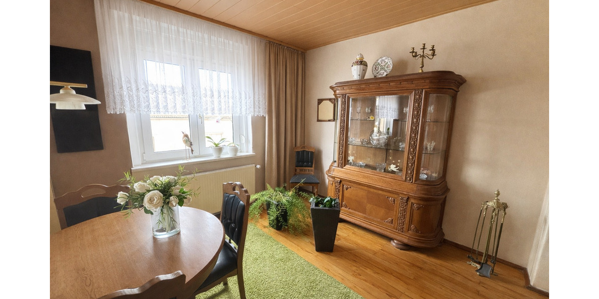 Einfamilienhaus Braunsbedra Frankleben - 8 Zimmer, 200 m&sup2;, 250.000&euro; | Angebot:26260816