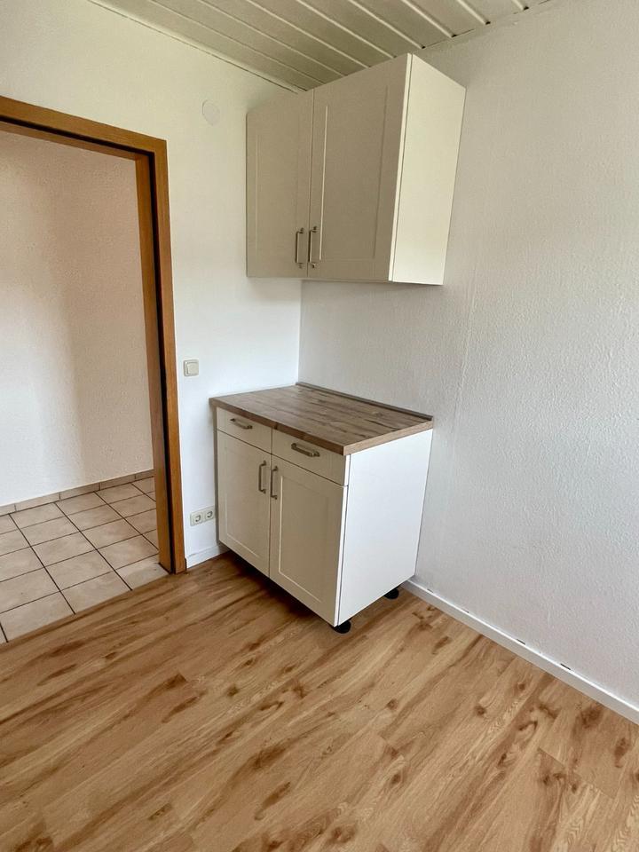 Helle 4-Zimmer-DG-Wohnung mit EBK – perfekt für Familie oder Home zimmer
