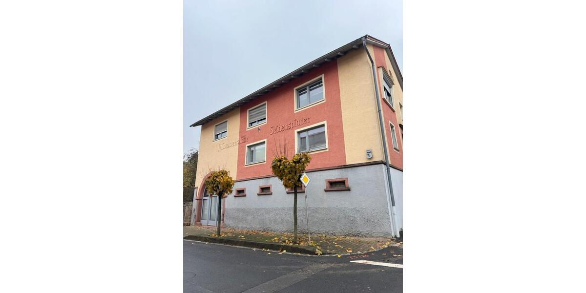 Einfamilienhaus Würzburg Steinbachtal - 8 Zimmer, 280 m&sup2;, 1.800&euro; | Angebot:24536882