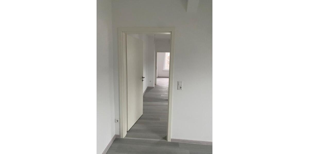 Dachgeschoßwohnung Ennepetal - 6 Zimmer, 130 m&sup2;, 1.200&euro; | Angebot:26409019