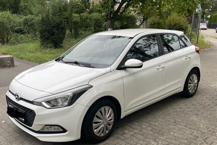 Hyundai i20 165.000 km 5.500 &euro; Berlin 12357