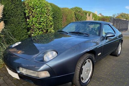 Porsche 928