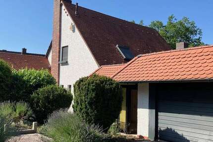 Haus zum Mieten in Zirndorf 3.000 € 275 m²