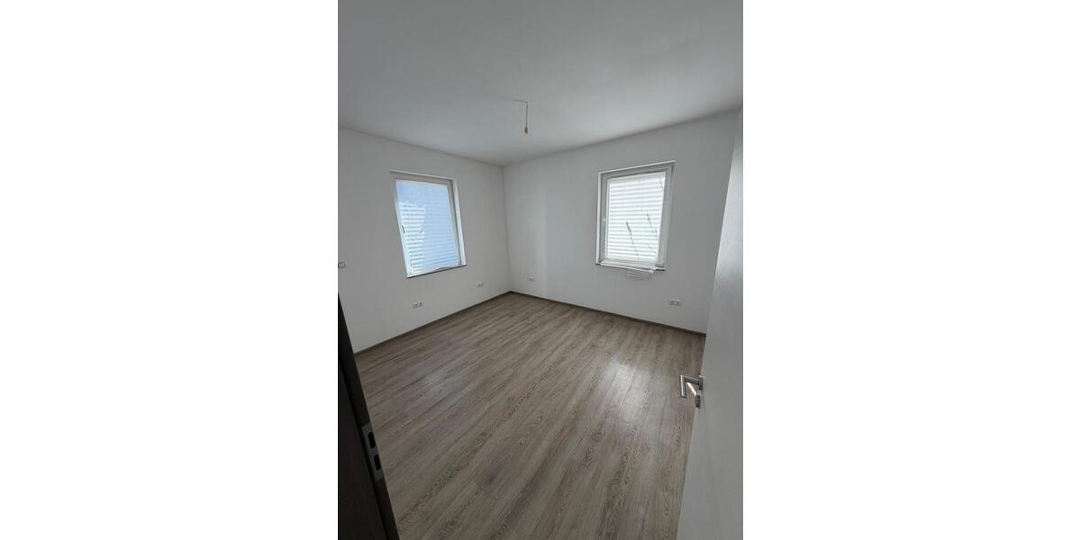 Etagenwohnung Kirchhain - 3 Zimmer, 105 m&sup2;, 1.200&euro; | Angebot:26147329