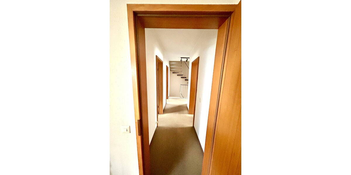 Reihenendhaus Frankfurt Hausen - 7 Zimmer, 177 m&sup2;, 779.000&euro; | Angebot:26188389