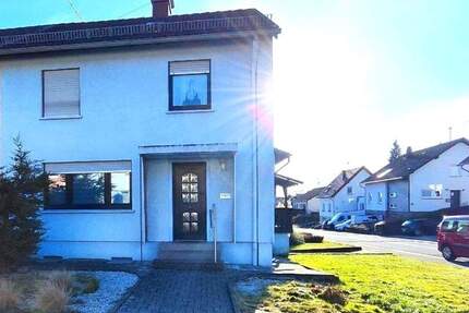 Charmantes Reihenendhaus mit Terrasse und Garage - vermietet 5 zimmer
