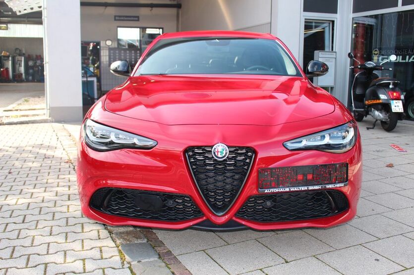 Alfa Romeo Giulia 17.900 km 35.900 € Weilheim 82362