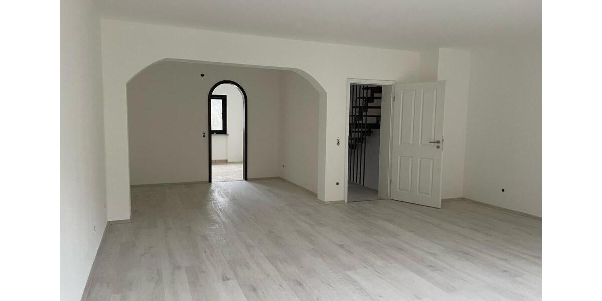 Reihenhaus Wuppertal Gemarkung Elberfeld - 5 Zimmer, 165 m&sup2;, 1.800&euro; | Angebot:25333097