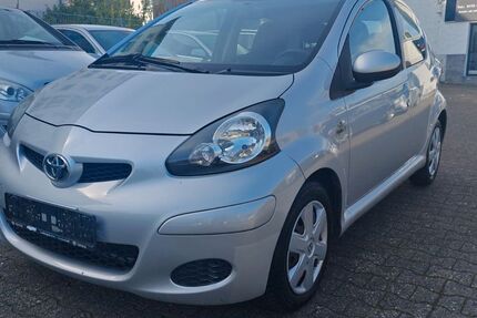 Toyota Aygo (X) 107.000 km 3.800 &euro; Wiesbaden 65187
