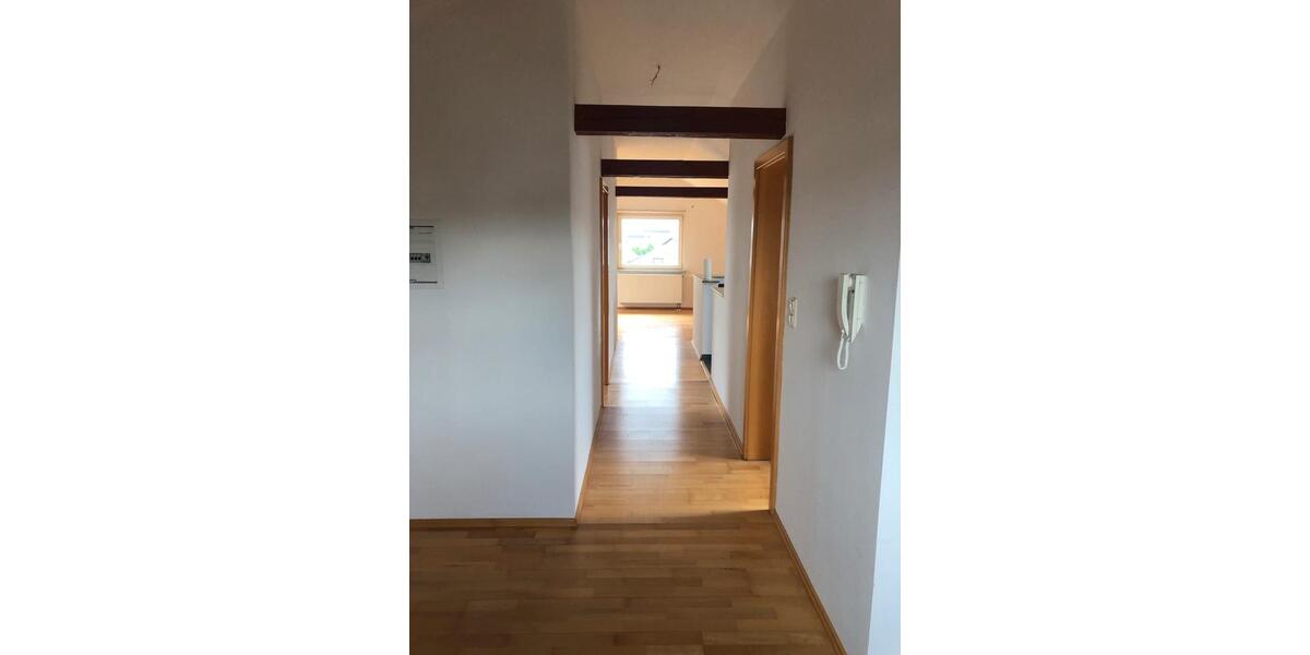 Schöne Dachwohnung für Single (offener Wohnbereich) 2 zimmer