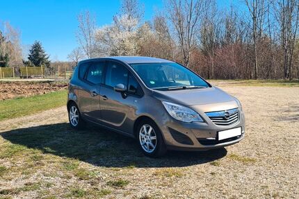 Opel Meriva 99.000 km 3.900 &euro; München 81241