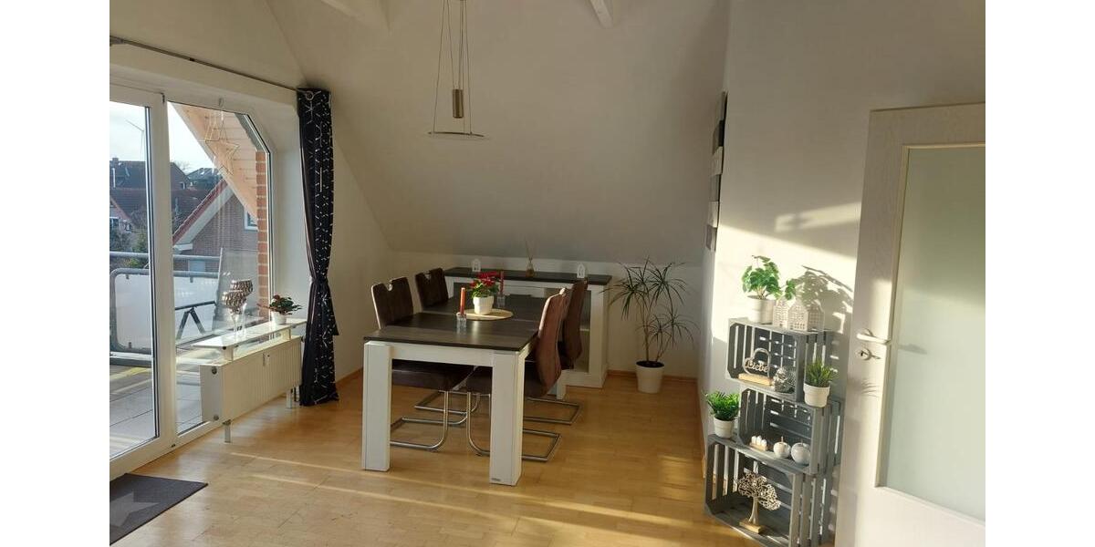 3 Zimmer Dachgeschoss Wohnung mit Balkon in zentraler Lage 3 zimmer