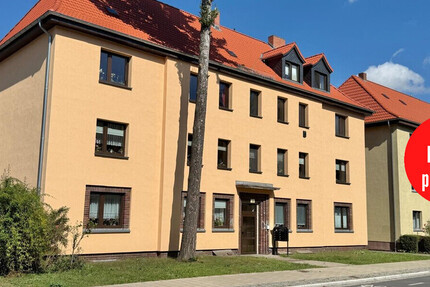 HORN IMMOBILIEN++ Neubrandenburg, Mehrfamilienhaus mit 7 Whg., Garten, Keller & 9 Garagen -vermietet- zimmer